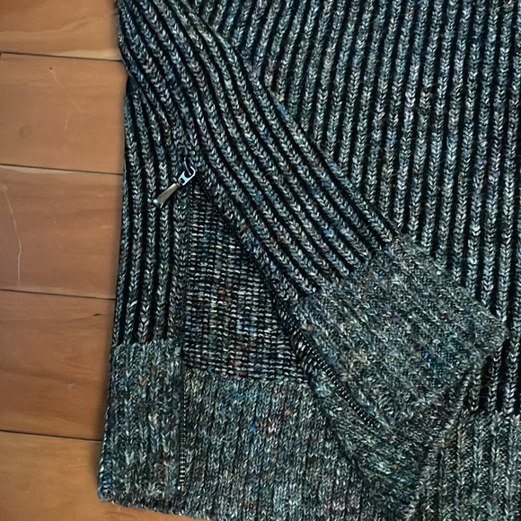 Leo & Nicole zip neck detail sweater - Picture 4 of 6